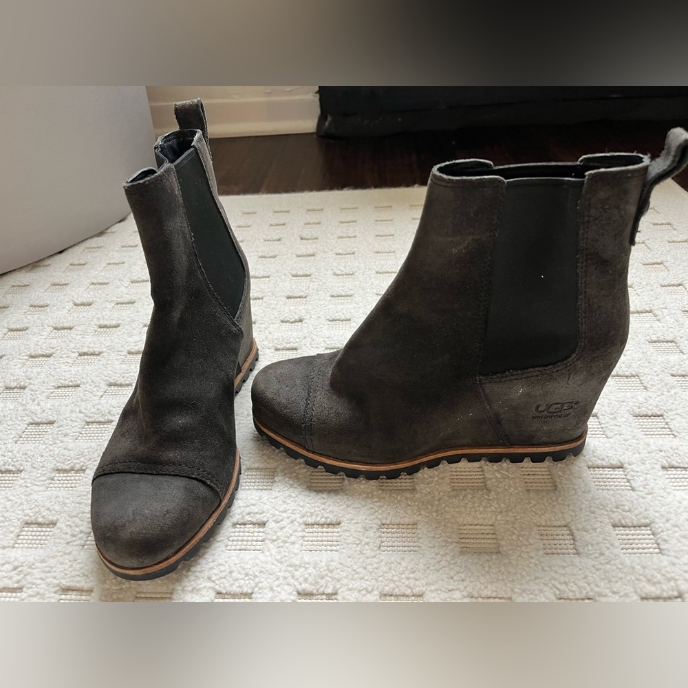 UGG Australia Women's Pax Chelsea Wedge Boots